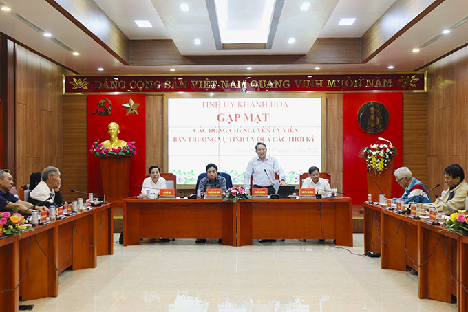 Ông Nguyễn Hải Ninh phát biểu tại buổi gặp mặt.