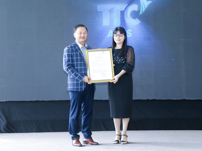 Công ty TNHH một thành viên Đường Biên Hòa - Ninh Hòa nhận danh hiệu Doanh nghiệp xuất khẩu uy tín năm 2021 của Bộ Công Thương.