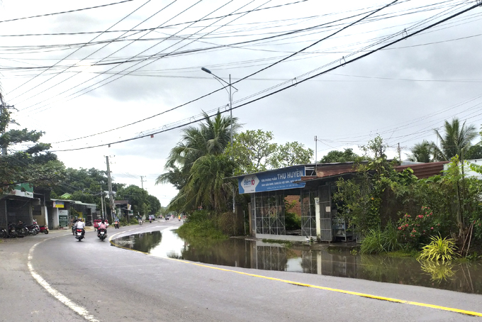 Sớm tu sửa mương thoát nước bị tắc nghẽn