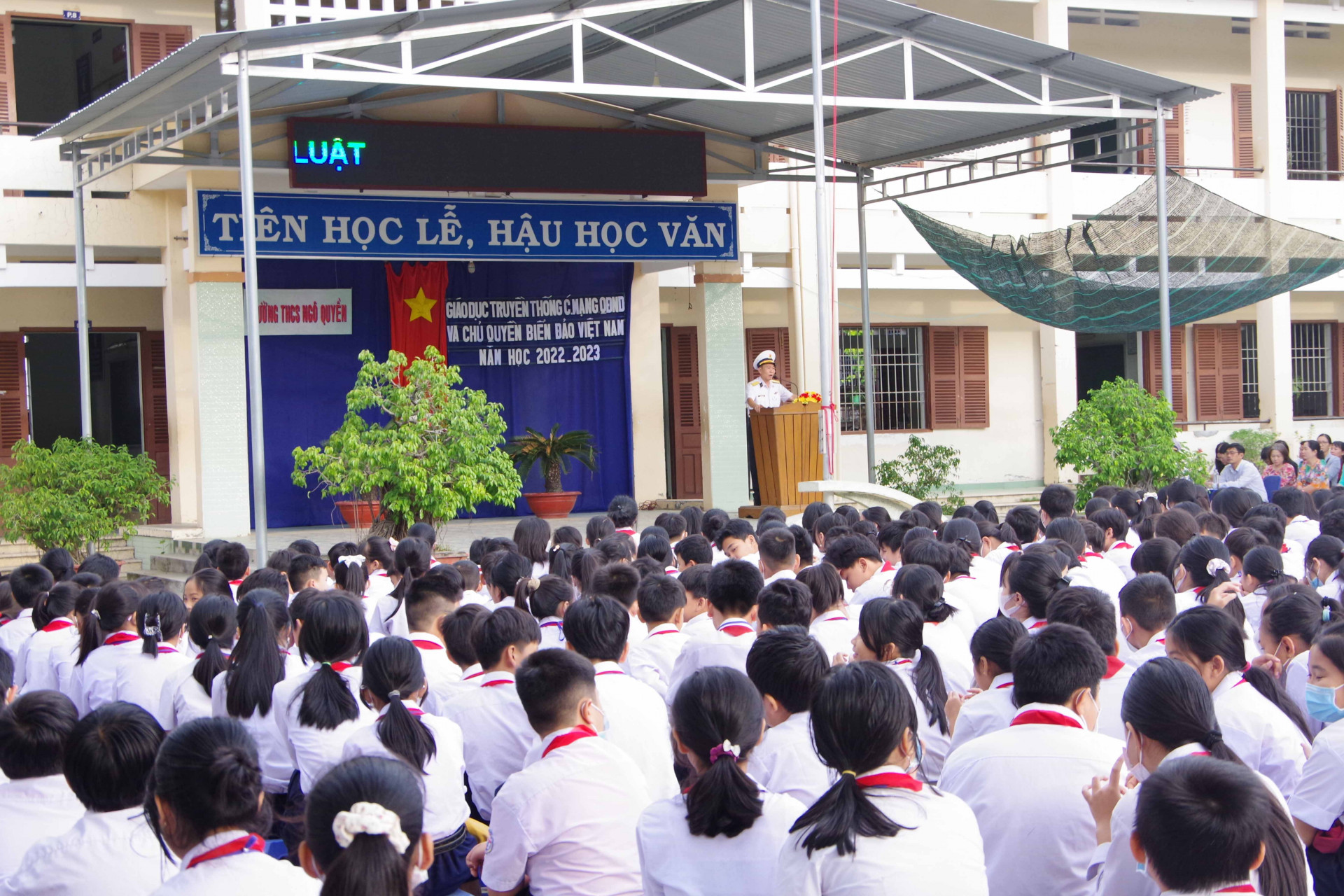 Tuyên truyền về biển, đảo cho học sinh Trường THCS Ngô Quyền