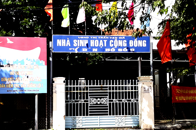 Bảng cổng chào bị mất chữ