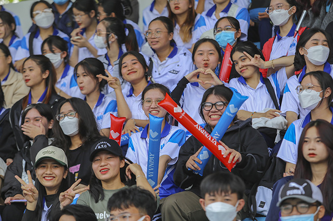 Nha Trang University’s students seeing matches