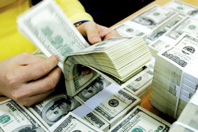 Giá vàng lao dốc thẳng đứng