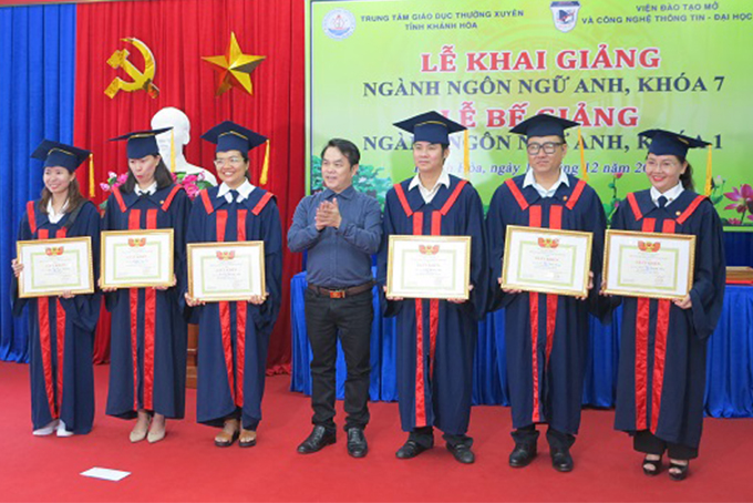 Khai giảng khóa 7 ngành Ngôn ngữ Anh