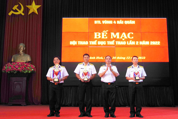 Bế mạc hội thao thể dục thể thao Vùng 4 Hải quân: Lữ đoàn 162 nhất toàn đoàn