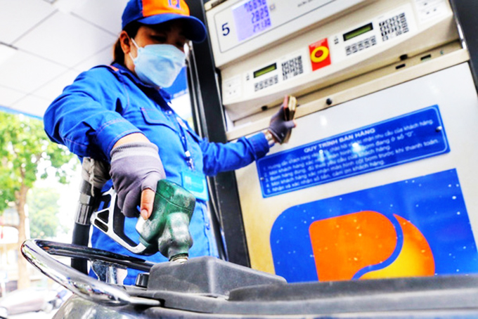 Giảm lần thứ 4 liên tiếp, giá xăng về dưới 20.000 đồng/lít