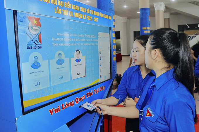 Vừa qua, Đại hội đại biểu Đoàn Thanh niên Cộng sản Hồ Chí Minh tỉnh đã sử dụng công nghệ điểm danh đại biểu, cung cấp tài liệu thông qua thẻ có gắn mã QR.