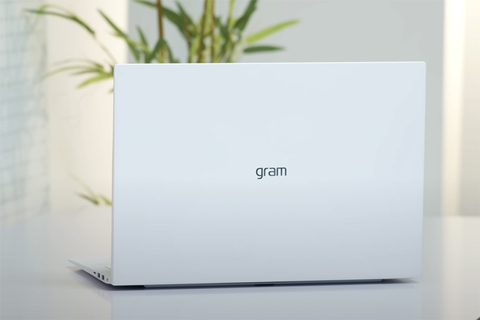 Khám phá laptop cỡ lớn siêu nhẹ LG gram 17 2022