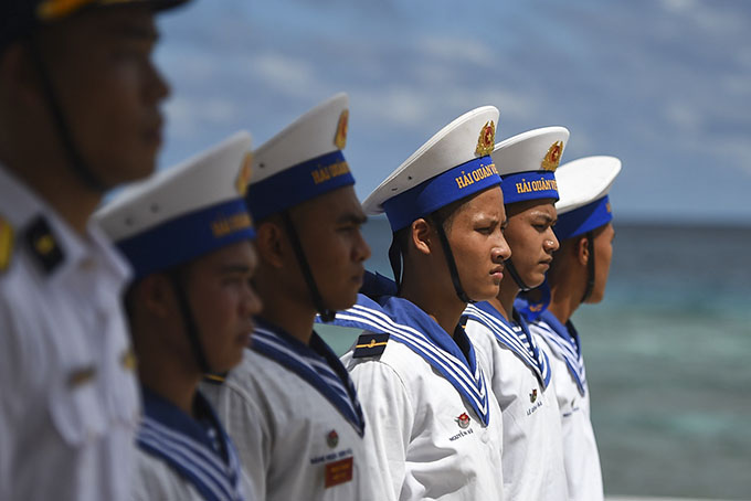 Những chiến sĩ trẻ đang làm nhiệm vụ ở Trường Sa.