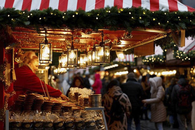 Không gian bình yên tại Nuernberger Christkindlesmarkt (Đức), một trong những khu chợ Giáng sinh lâu đời nhất thế giới. (Ảnh: Reuters)