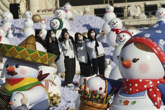 Thế giới rộn ràng đón Giáng sinh