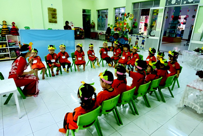 Một tiết thực hành tổ chức hoạt động giáo dục tại hội thi.