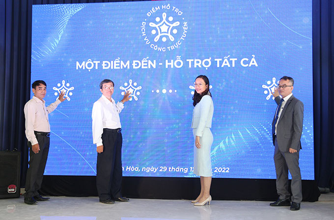 Khai trương điểm hỗ trợ dịch vụ công trực tuyến