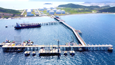 Một góc Công ty TNHH Đóng tàu Hyundai Việt Nam. Ảnh: THÀNH AN