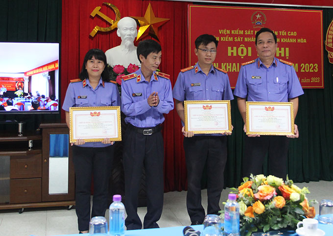 Các cá nhân được công nhận danh hiệu Chiến sĩ thi đua ngành Kiểm sát nhân dân năm 2022.