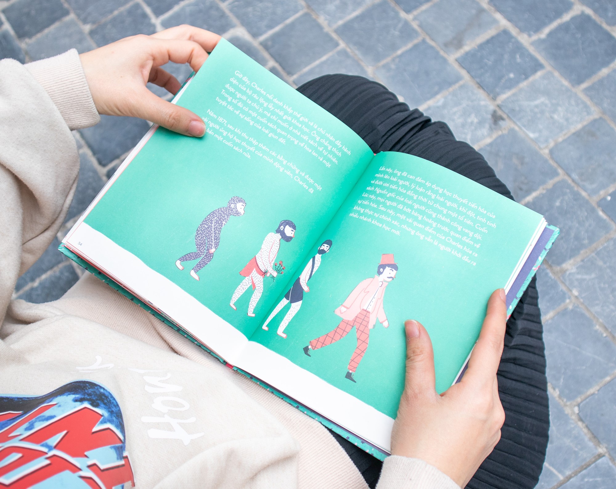 Bộ sách được minh họa màu sắc tươi sáng, đẹp mắt.