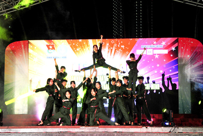 <p style= &quot;text-align: justify; &quot;>Tỉnh đoàn - Hội Sinh viên Việt Nam tỉnh tổ chức Liên hoan các ban nhạc, nhóm nhảy học đường năm 2022.</p>