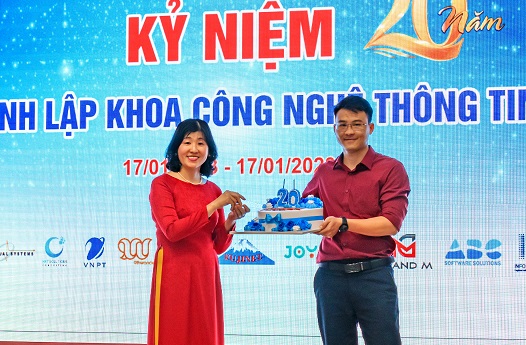 Khoa Công nghệ thông tin Trường Đại học Nha Trang kỷ niệm 20 năm thành lập