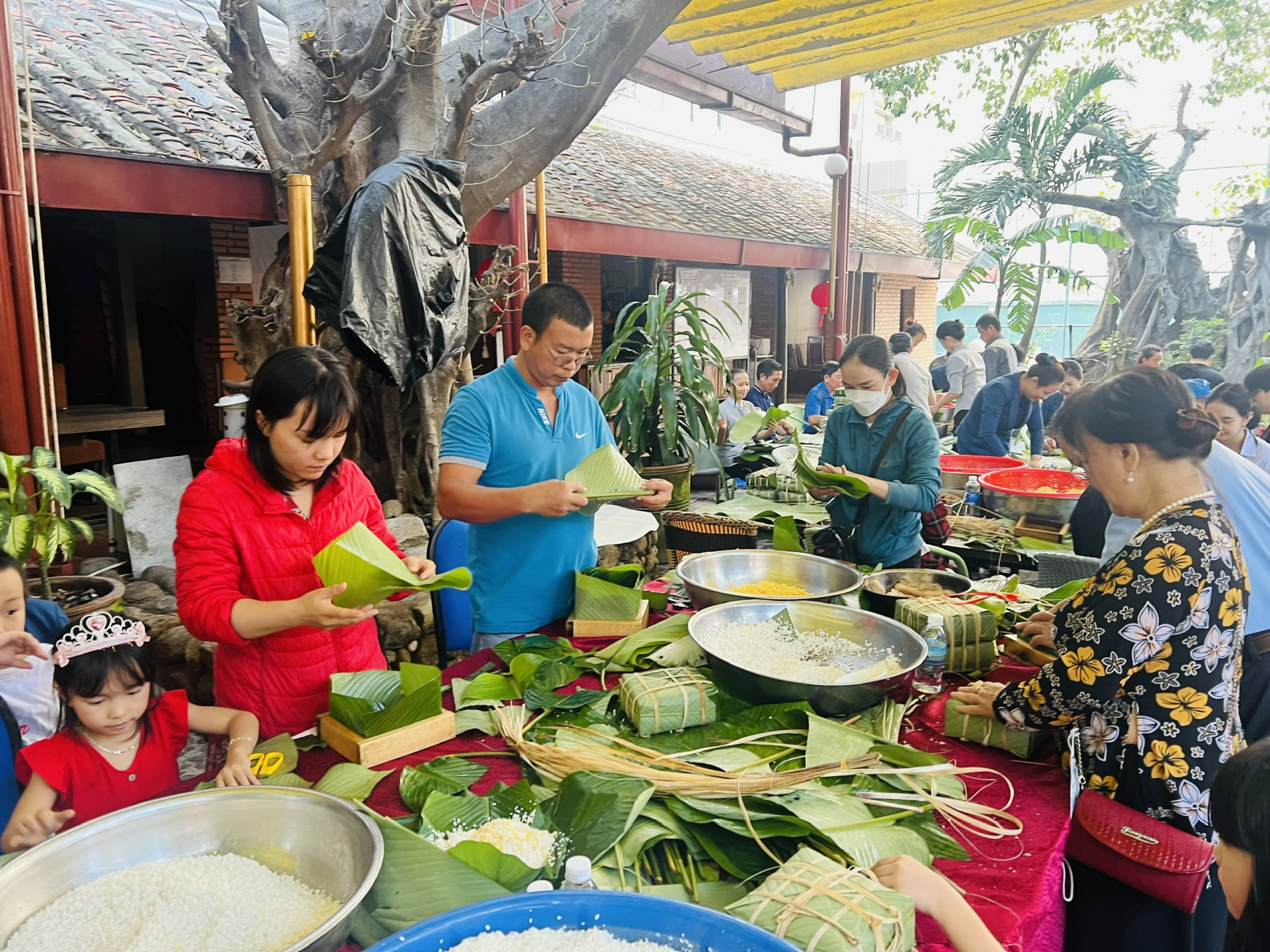 Many people join “Banh Chung” Festival