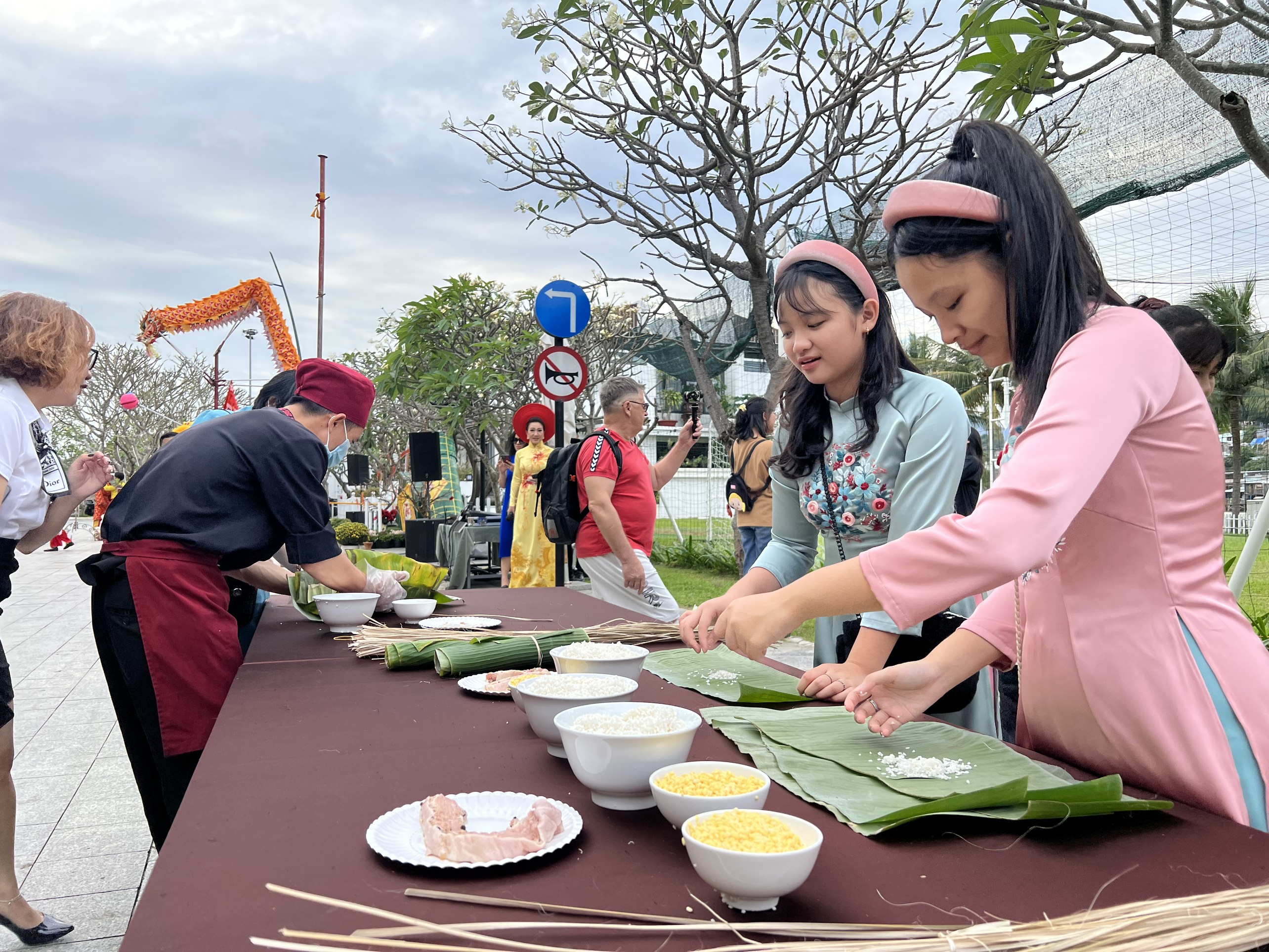 Champa Island Nha Trang holds "banh Tet" making program