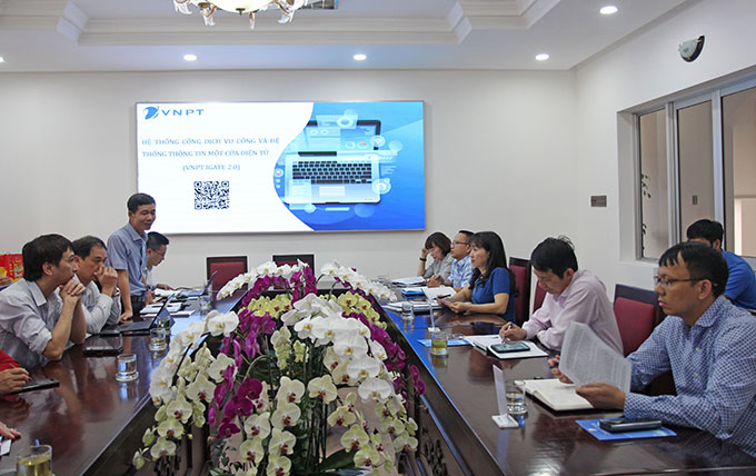 Ông Nguyễn Văn Minh - Phó Giám đốc Sở Nội vụ phát biểu tại cuộc họp.