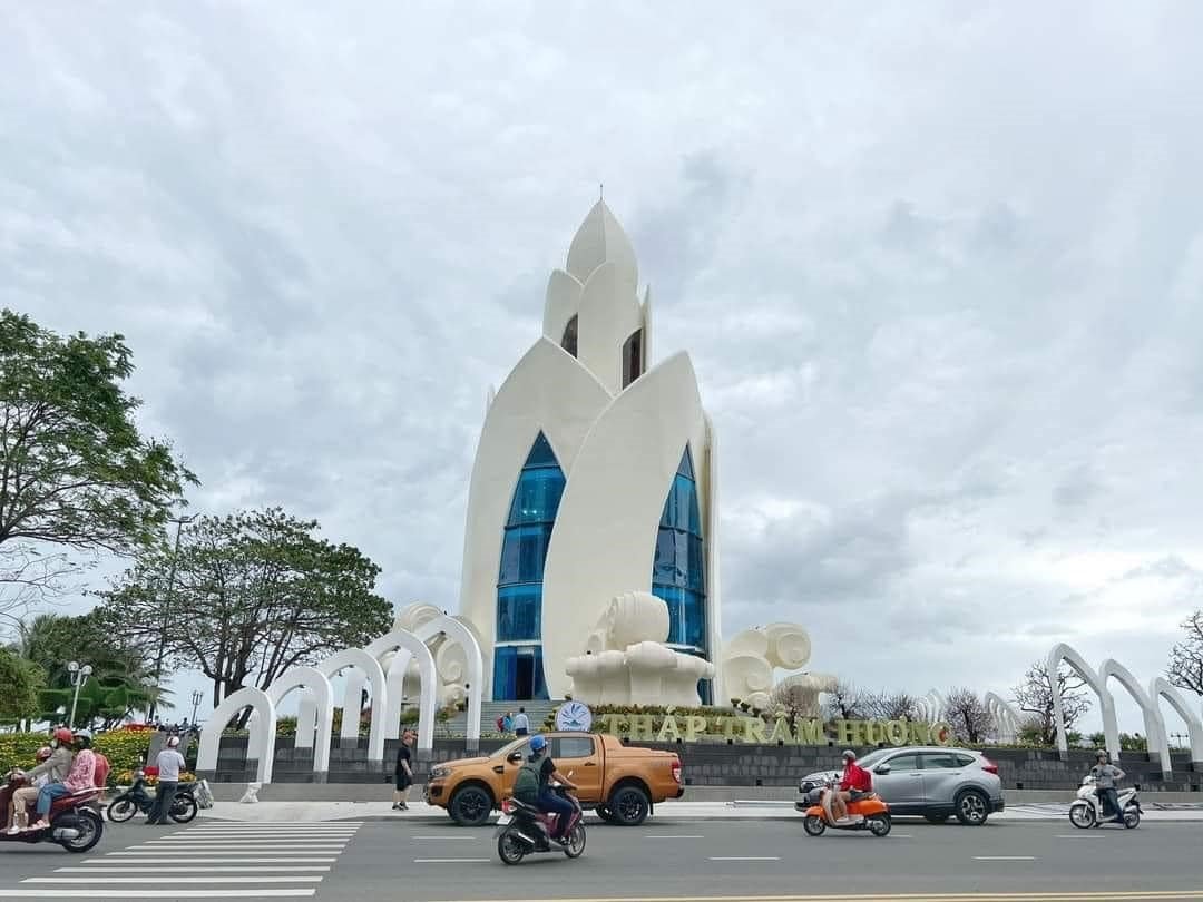 Tháp Trầm Hương sau khi sửa chữa