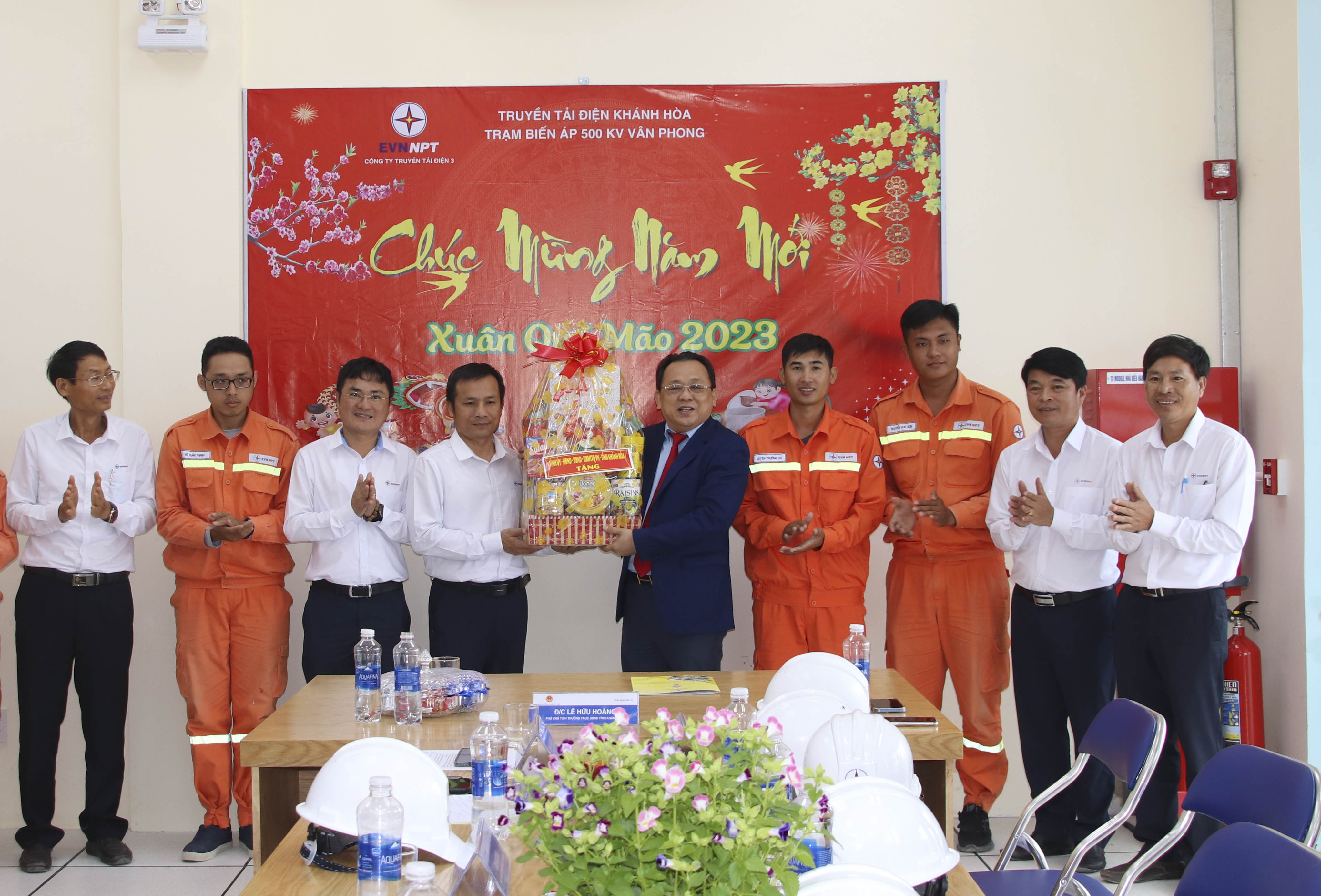 Ông Lê Hữu Hoàng thăm, chúc Tết tại Trạm biến áp 500kV Vân Phong