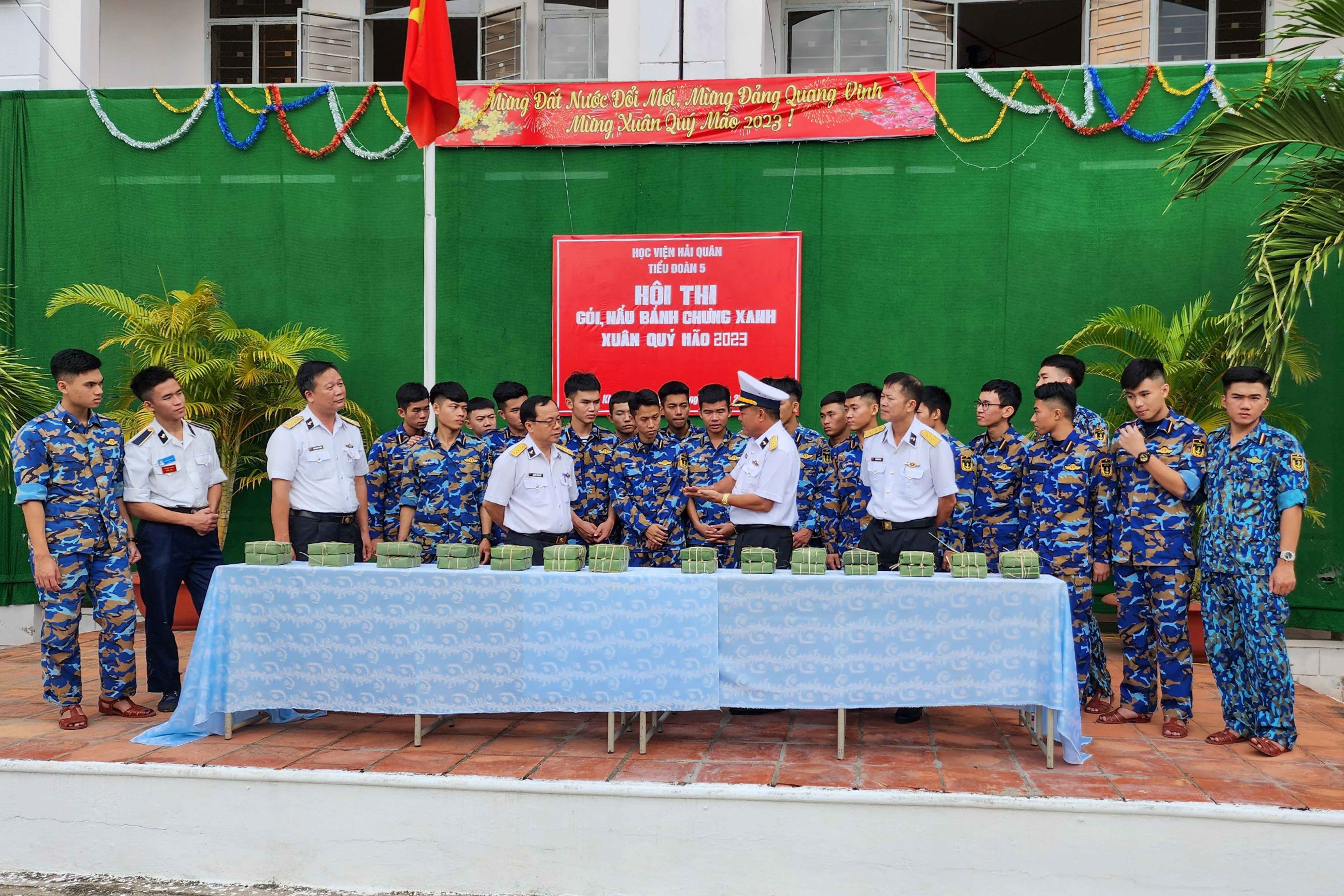 Thi gói bánh chưng tại Tiểu đoàn 5