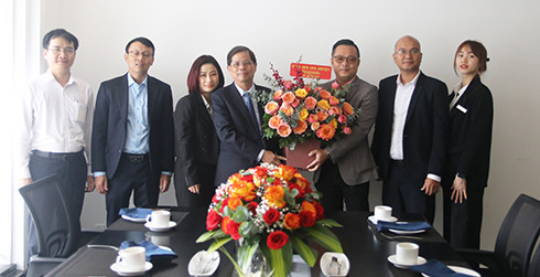 Ông Nguyễn Tấn Tuân chúc Tết đầu năm tại Công ty Cổ phần Đầu tư Champagroup.