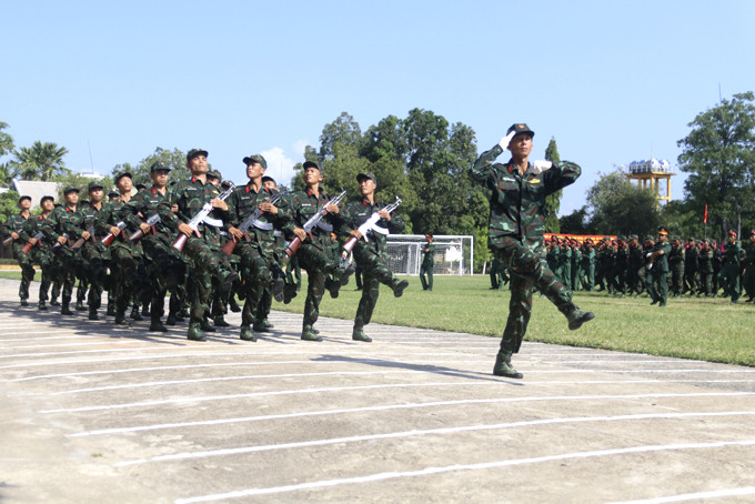 *Duyệt đội ngũ tại buổi lễ tuyên thệ chiến sĩ mới năm 2022. Ảnh: Văn Long