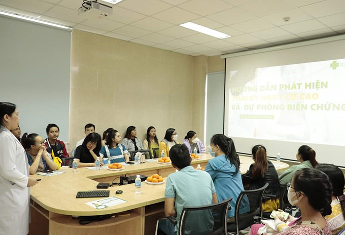 Một lớp học tiền thai sản tại Bệnh viện Đa khoa Sài Gòn Nha Trang
