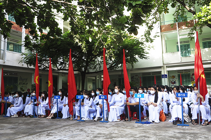 Học sinh Trường THPT Nguyễn Văn Trỗi (TP. Nha Trang).