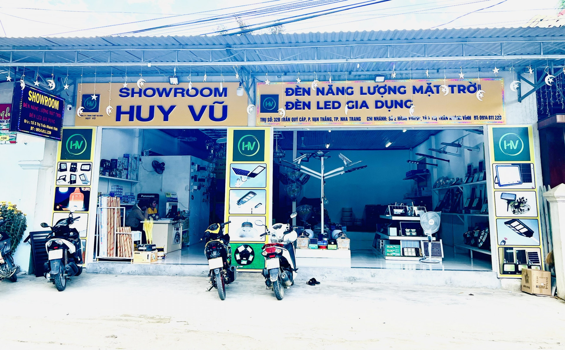 Cửa hàng Thiết bị điện Huy Vũ tại số 2 đường Hùng Vương, thị trấn Khánh Vĩnh