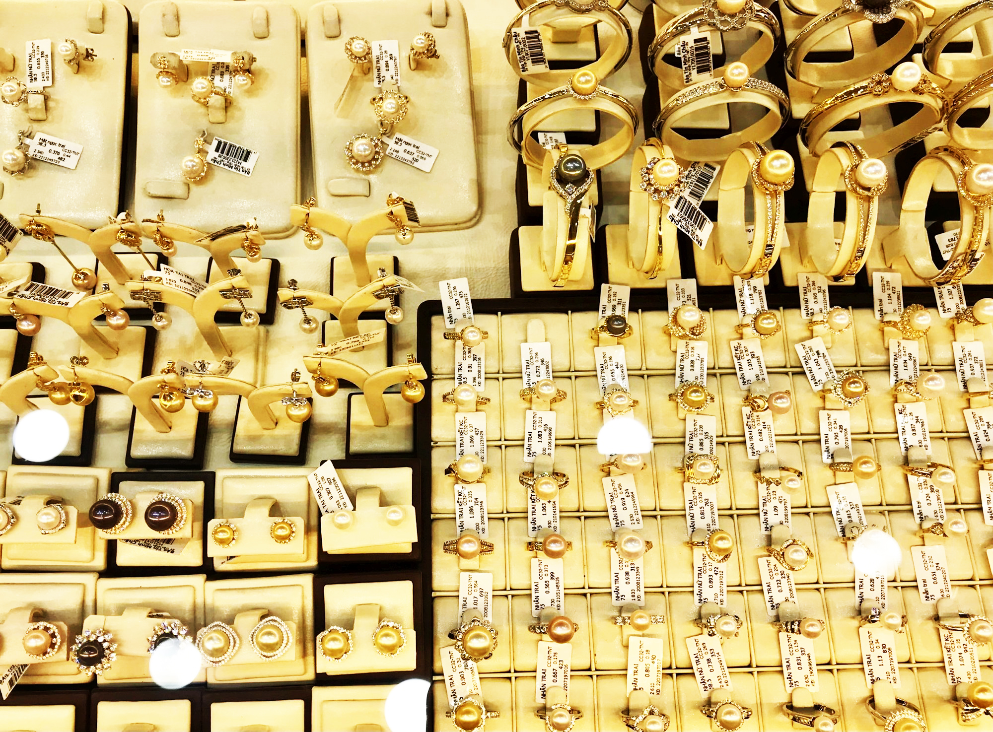 Giá vàng tăng 150.000 đồng mỗi lượng