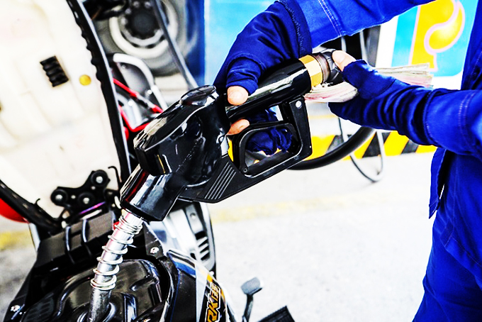 Giá xăng dầu chiều nay (1-3) sẽ thế nào?
