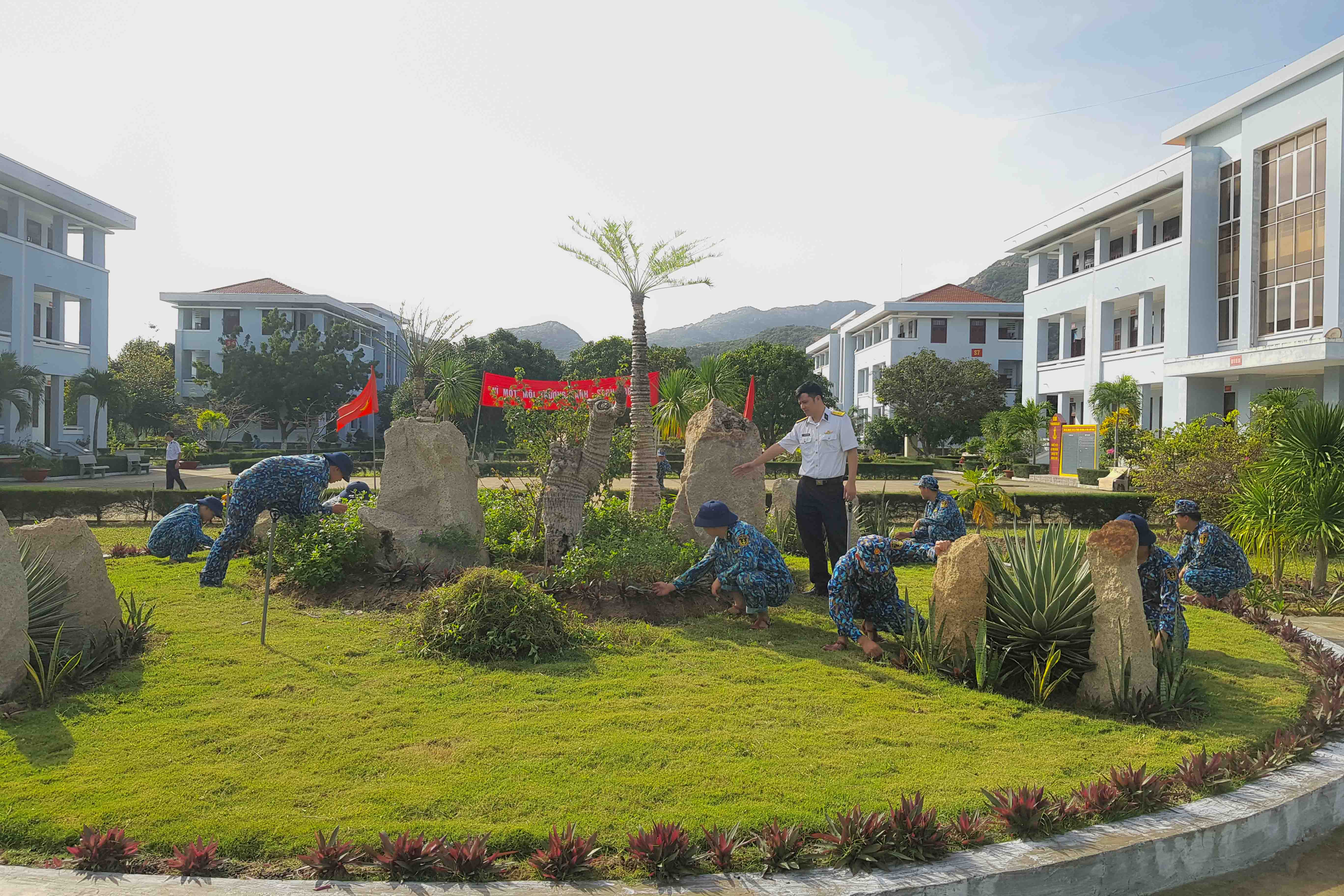 Đoàn cơ sở Trung tâm Bảo đảm Kỹ thuật 719: Tổ chức ra quân &quot;Ngày thứ Bảy tình nguyện&quot;