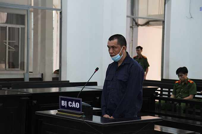 Lãnh 8 năm tù vì đâm chủ nợ