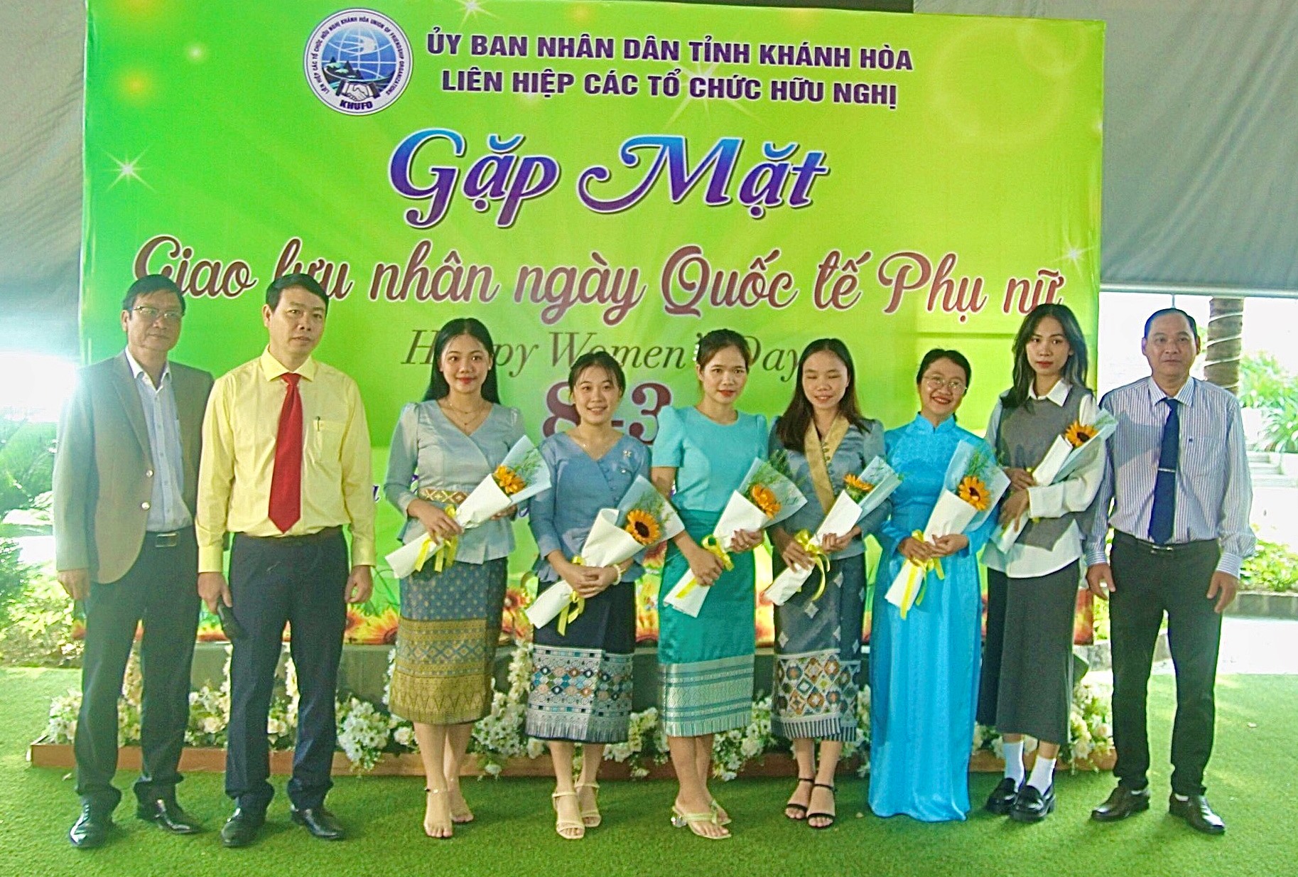 Liên hiệp các tổ chức hữu nghị tỉnh Khánh Hòa gặp mặt 40 đại biểu nữ người nước ngoài