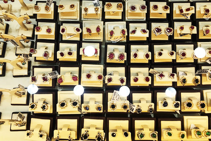 Giá vàng giảm xuống mức thấp nhất một tuần qua