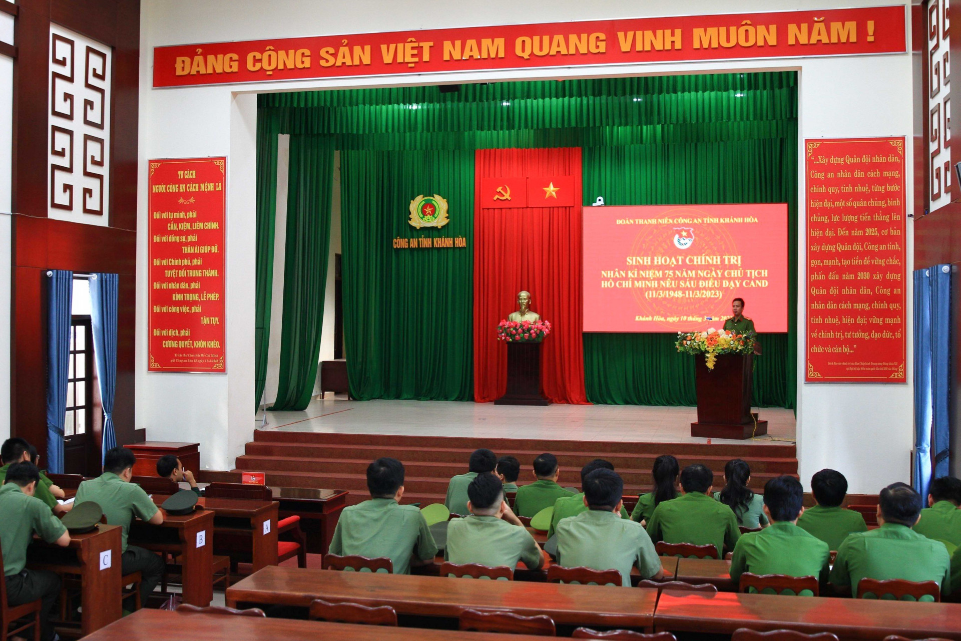 Quang cảnh buổi sinh hoạt