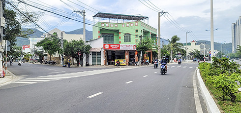 Nút giao đường Phạm Văn Đồng - Ngô Văn Sở.