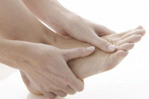 8 nguyên nhân gây tê chân cần lưu ý và cách khắc phục