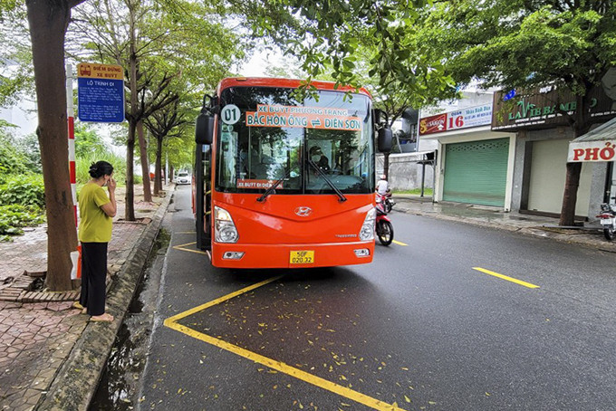 Xe buýt nội thị TP. Nha Trang.