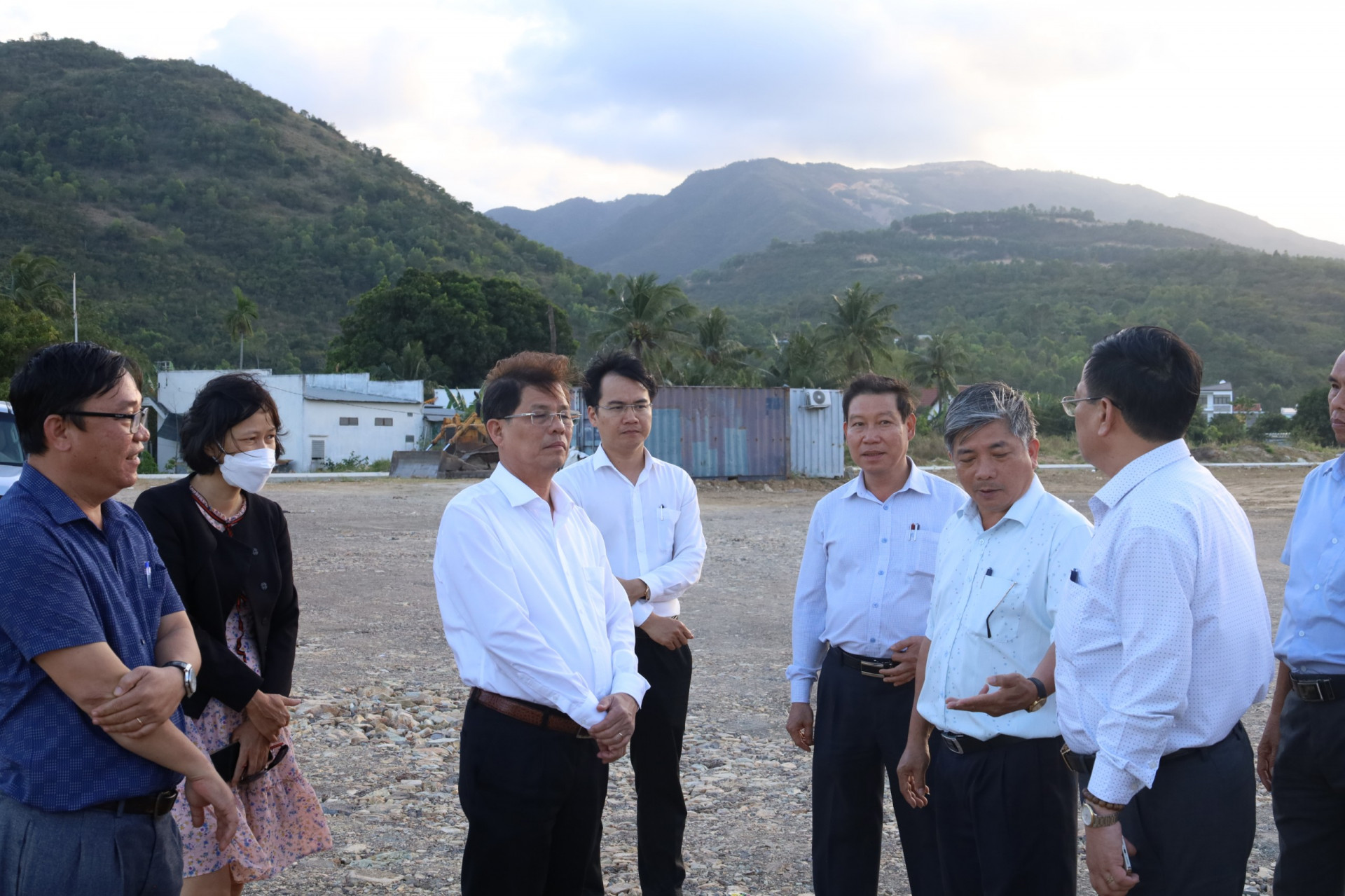 Chủ tịch UBND tỉnh kiểm tra dự án khu tái định cư Vĩnh Thái.