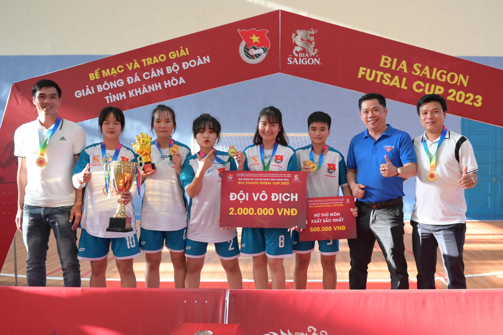 Đội bóng nữ Thị đoàn Ninh Hoà đạt giải nhất bóng đá nữ