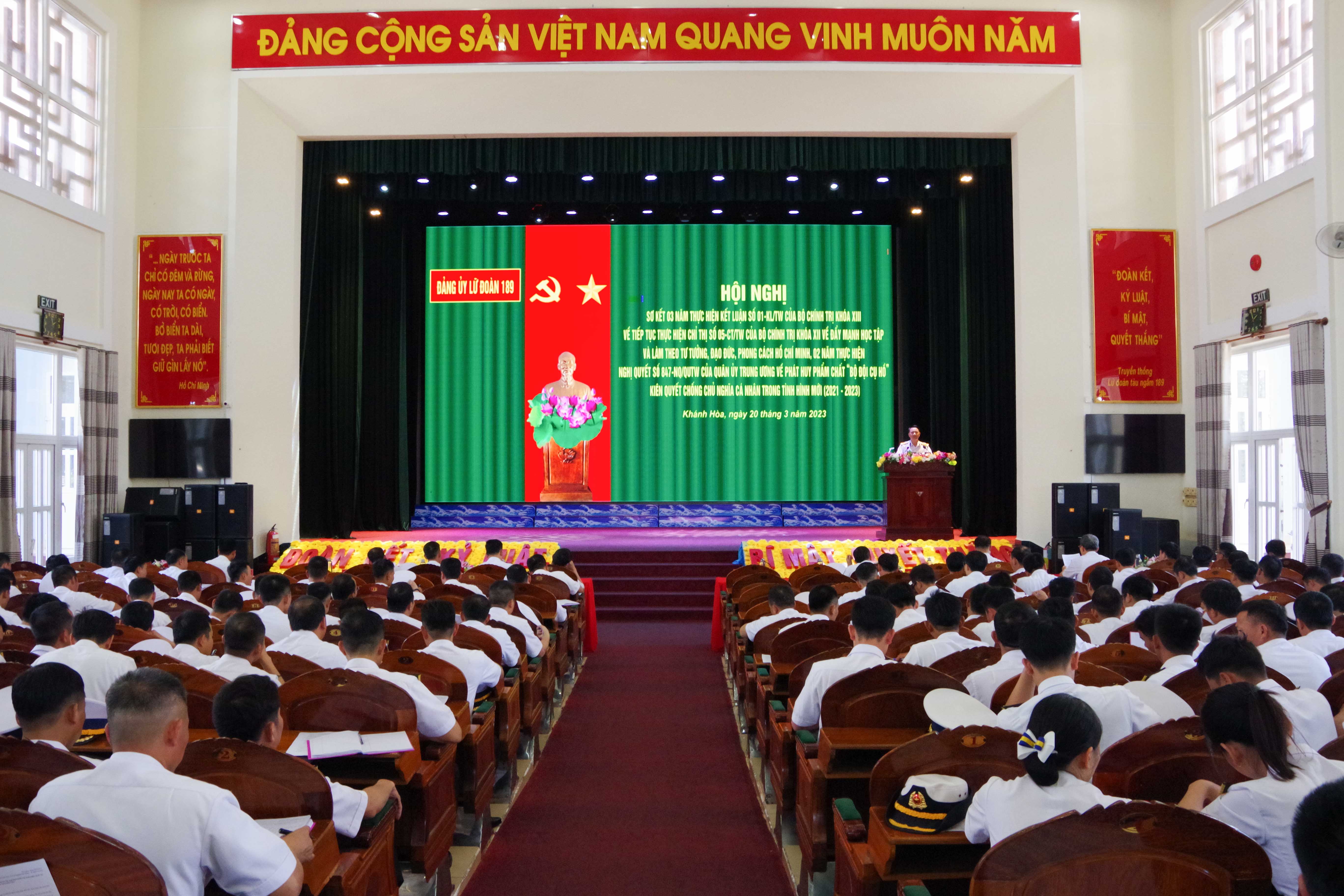 Quang cảnh hội nghị