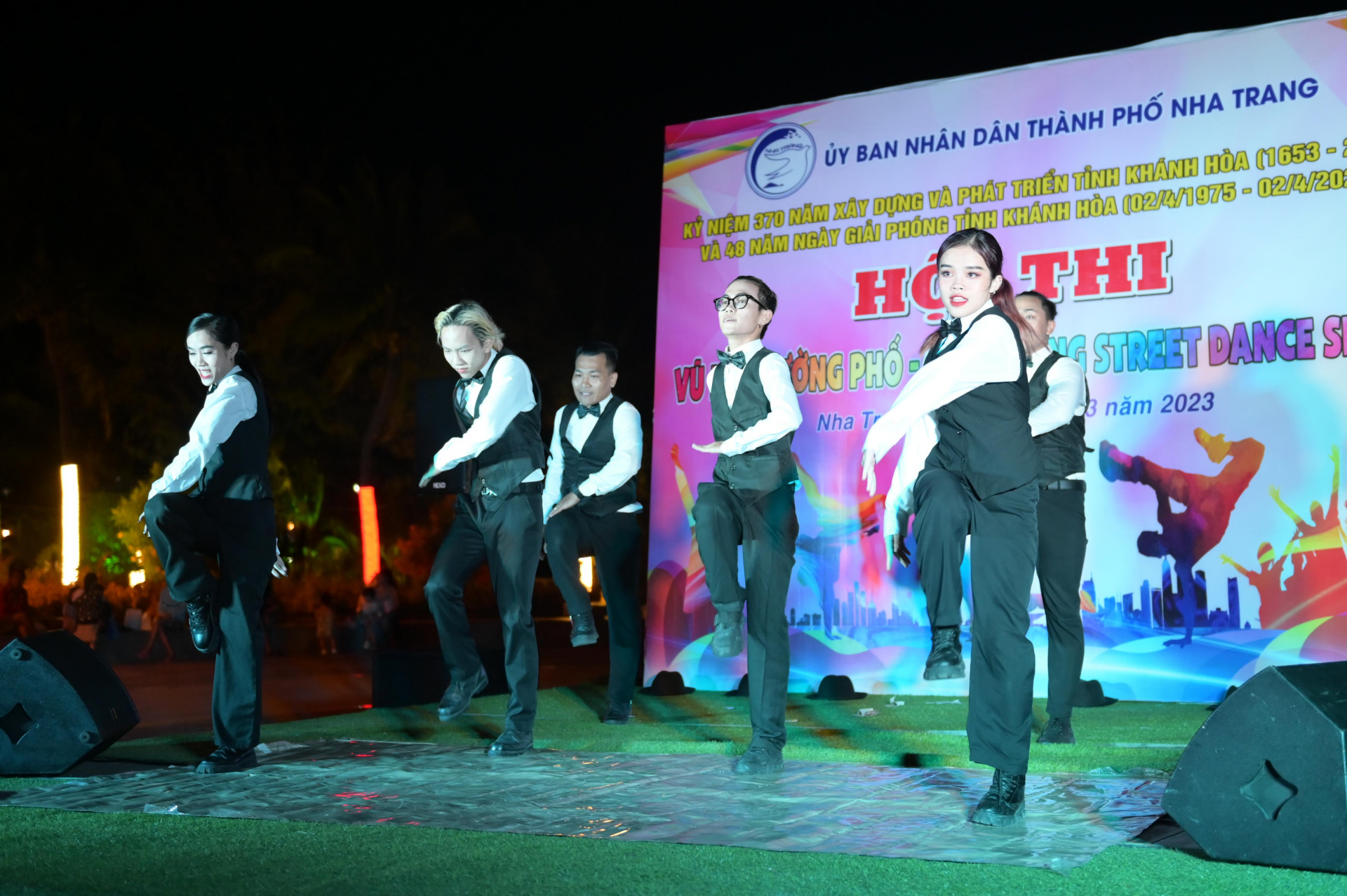 Hội thi còn có sự góp mặt của nhóm nhảy P.A.S Dance đến từ TP. Tuy Hoà