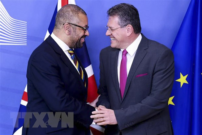 Anh và Liên minh châu Âu chính thức ký thực thi Khuôn khổ Windsor