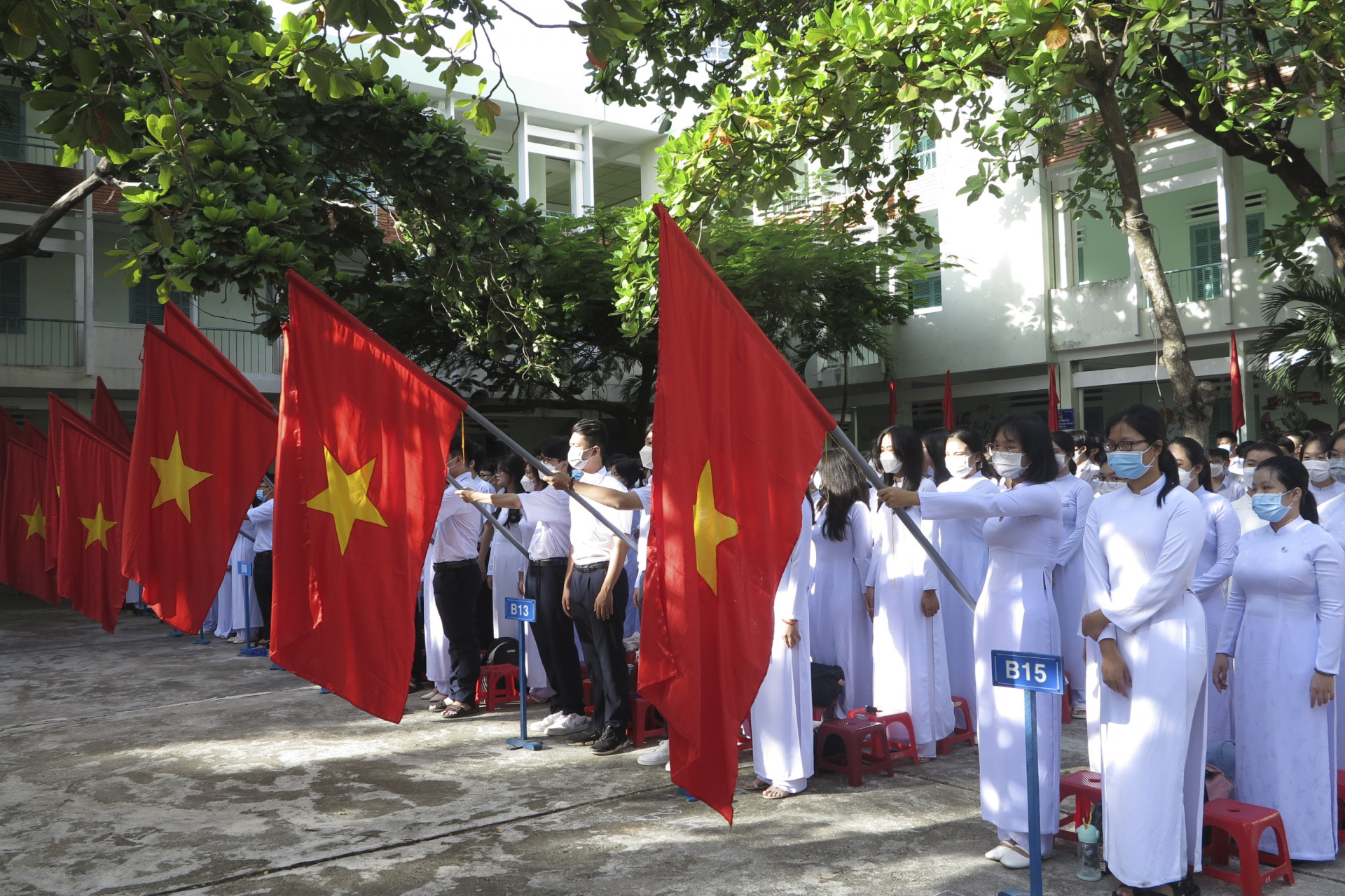 Học sinh Trường THPT Nguyễn Văn Trỗi (TP. Nha Trang)  tại lễ khai giảng năm học 2022-2023. 