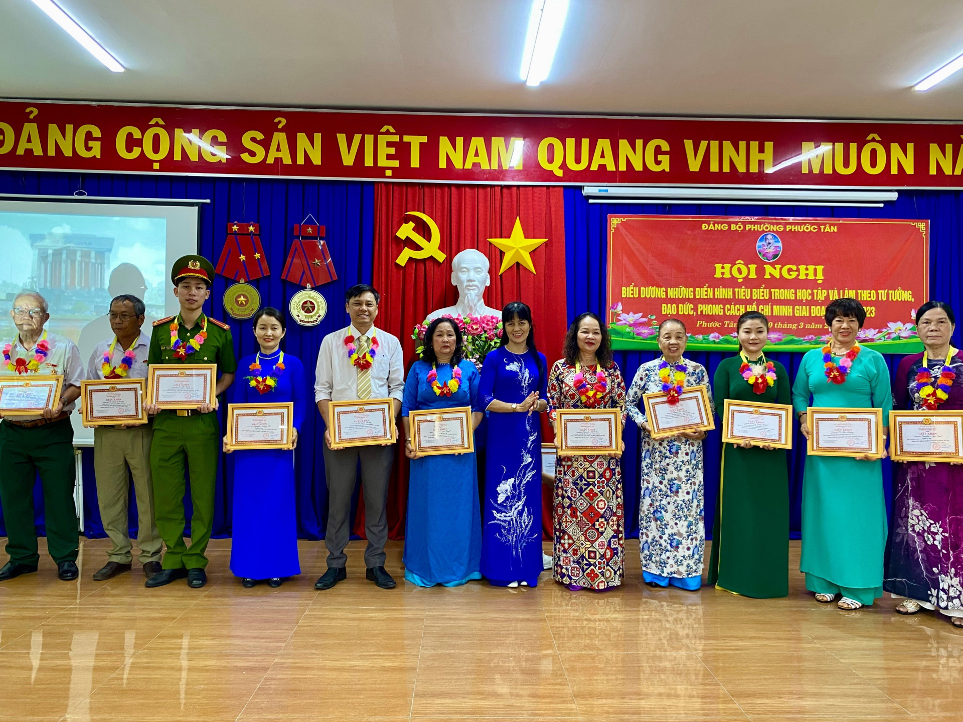 12 cá nhân đã có thành tích trong “Học tập và làm theo tư tưởng, đạo đức, phong cách Hồ Chí Minh giai đoạn 2020-2023